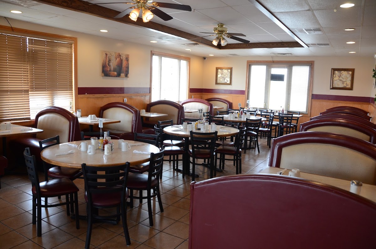 Lincoln Garden Family Restaurant-3